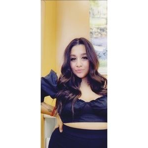 Meet your Posher, Thalia